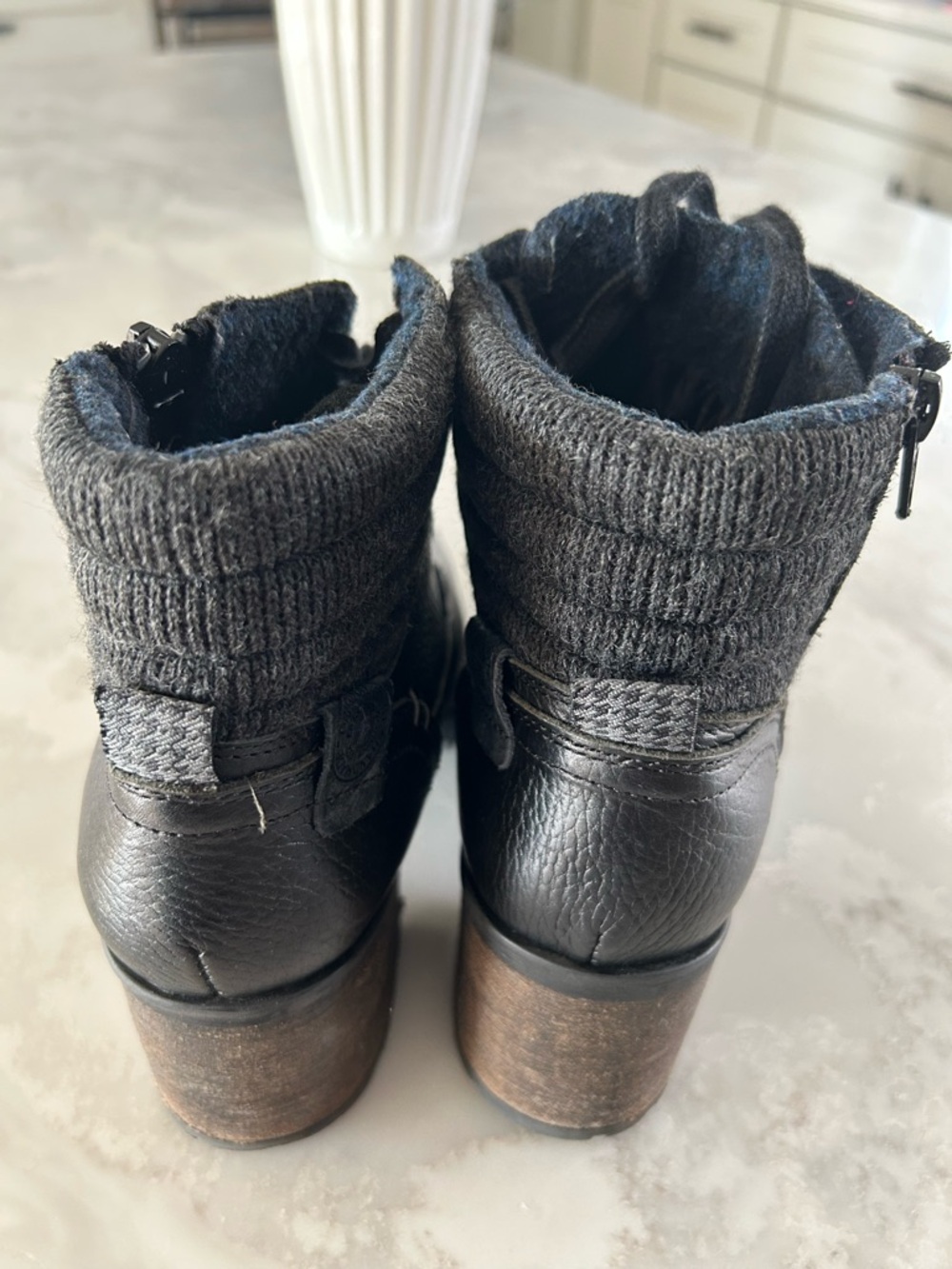 Women's Black Knit-Cuff Leather Heeled Ankle Boots